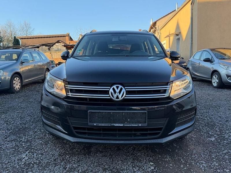 Gebraucht VW Tiguan Trendline 125 PS (91 kW) 2015 Schwarz SUV