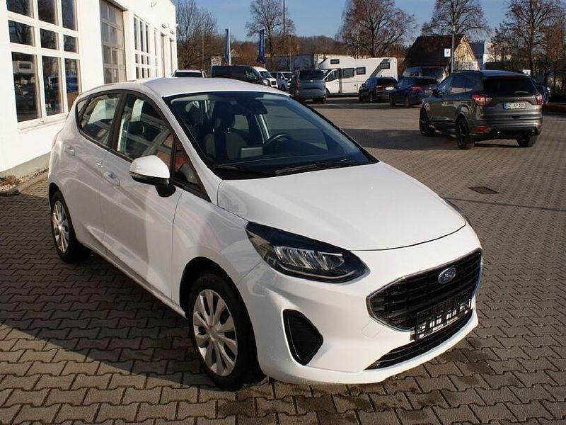 Gebraucht Ford Fiesta Cool & Connect 75 PS (55 kW) 2022 Frostweiß Kleinwagen