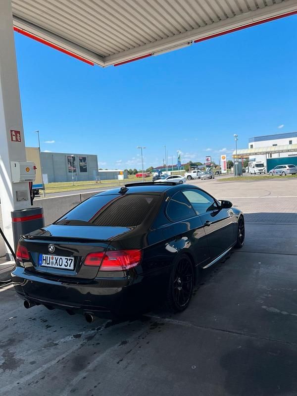 Schwarz Gebraucht 2008 BMW 325 M Sport Coupé | 7.099 € - Bild 1/4