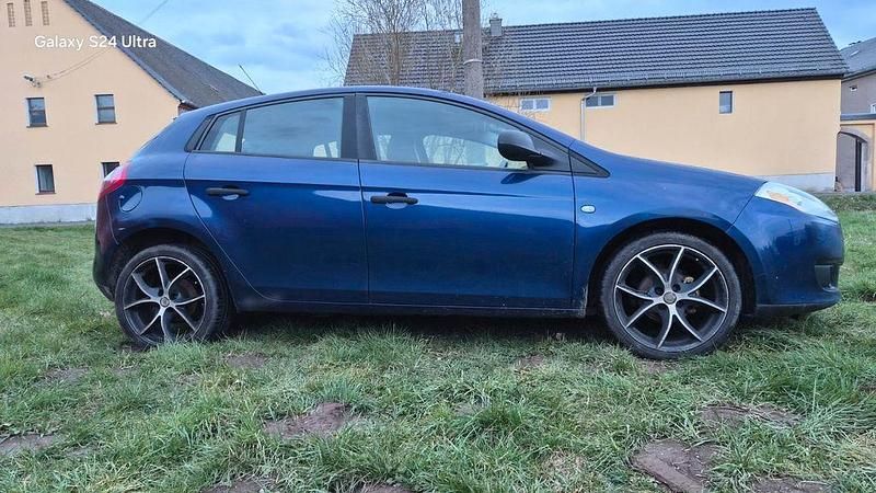 Gebraucht Fiat Bravo Active 90 PS (66 kW) 2009 Blau Kleinwagen