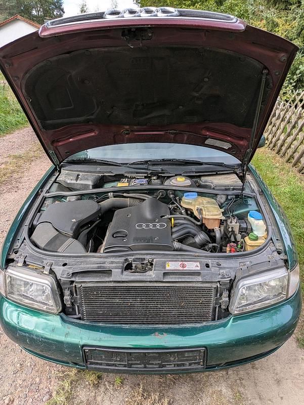 Grün Gebraucht 1999 Audi A4 Limousine | 700 € (Superpreis) - Bild 1/4