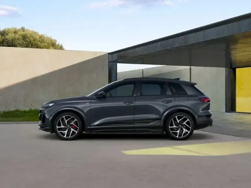 Neu Audi Q6 e-tron Business 225 kW (306 PS) 2026 Grau SUV
