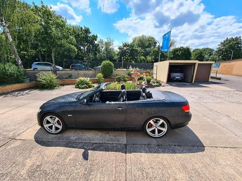 Gebraucht BMW 320 Cabriolet 170 PS (125 kW) 2008 Grau Cabrio