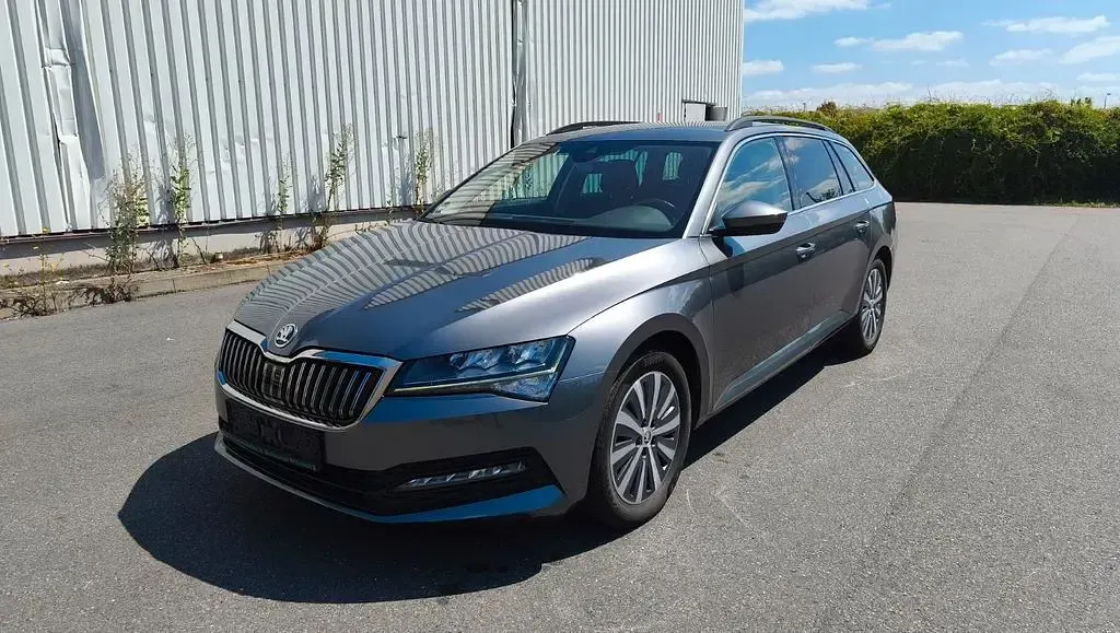 Gebraucht Skoda Superb 200 PS (147 kW) 2022 Grau Limousine