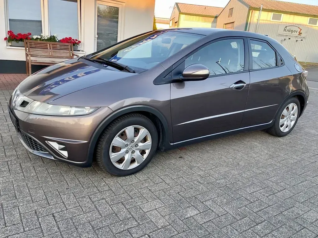 Gebraucht Honda Civic Comfort 99 PS (72 kW) 2010 Grau Limousine