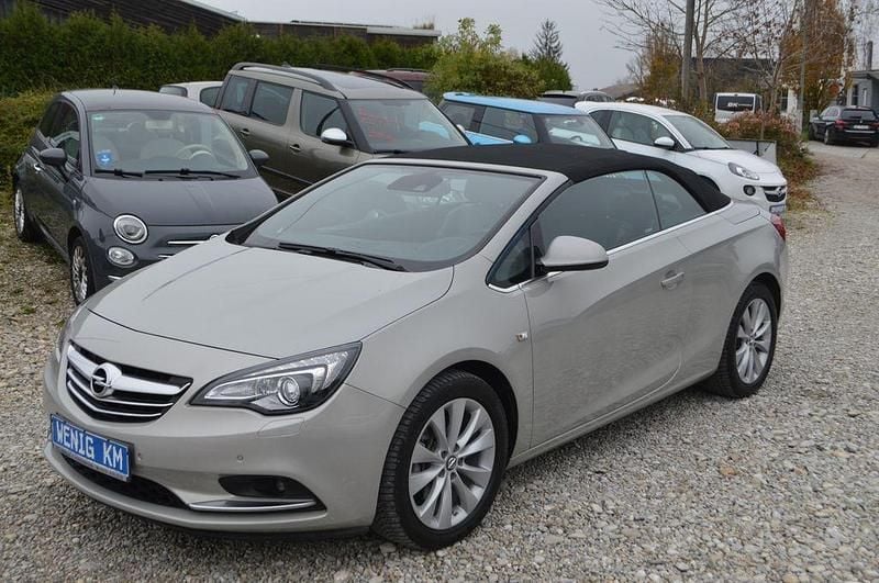 Usado Opel Cascada Active 140 HP (102 kW) 2016 Prateado Cabrios