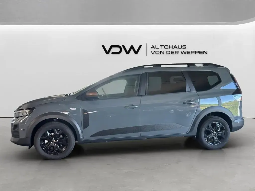 Neu Dacia Jogger Expression 122 PS (89 kW) 2026 Grau Van / Kleinbus