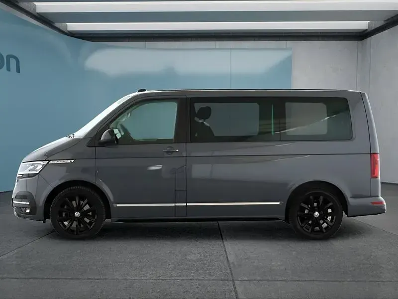 Gebraucht VW Multivan 204 PS (150 kW) 2022 Grau Van / Kleinbus