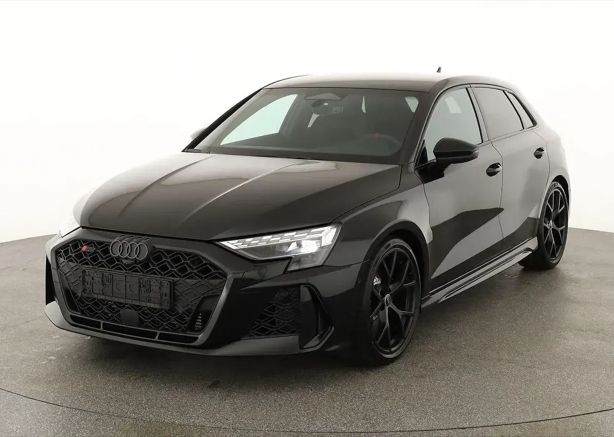 Gebraucht Audi RS3 Ambiente 400 PS (294 kW) 2026 Limousine