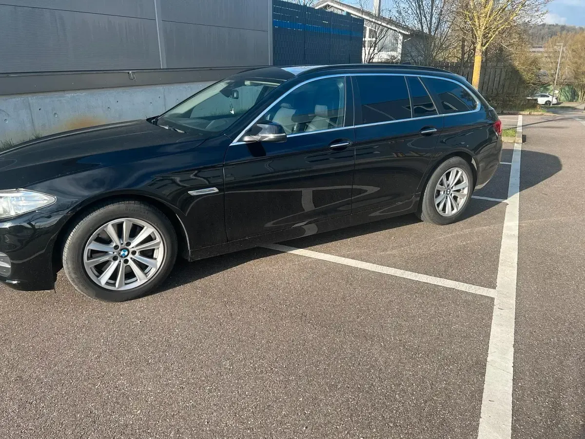 Gebraucht BMW 525 Luxury Line 218 PS (160 kW) 2015 Schwarz Kombi