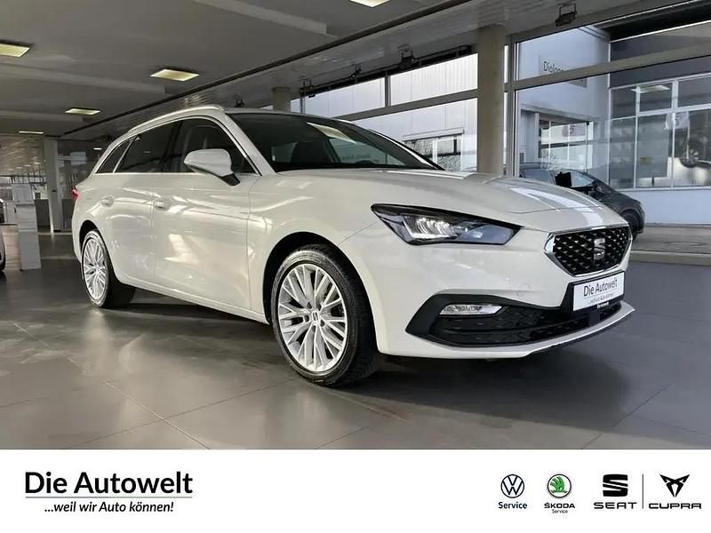 Candy weiß Gebraucht 2021 Seat Leon Kombi | 16.480 € (Fairer Preis) - Bild 1/4