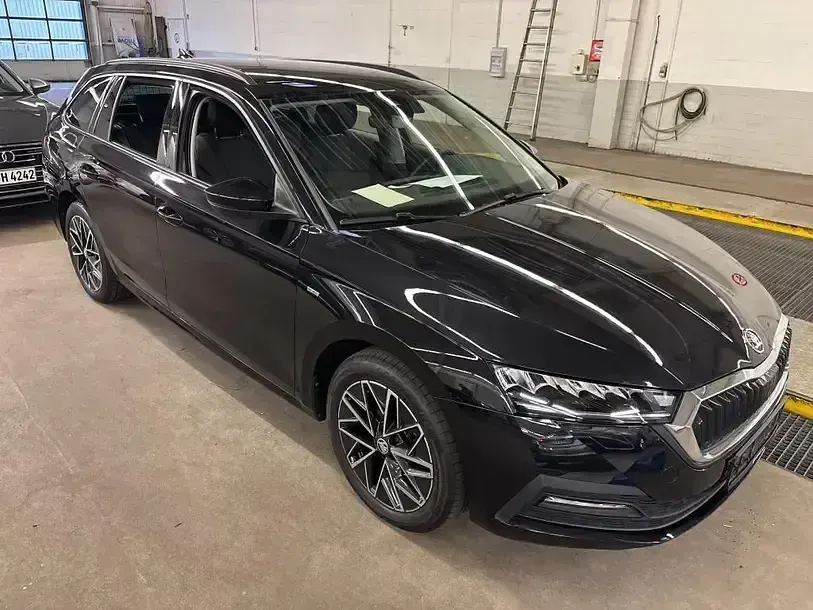 Gebraucht Skoda Octavia Clever 150 PS (110 kW) 2023 Schwarz Kombi