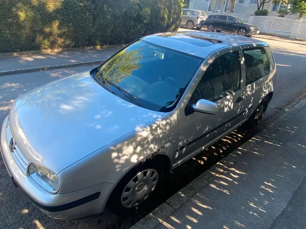 Gebraucht VW Golf IV 90 PS (66 kW) 2001 Silber Kleinwagen