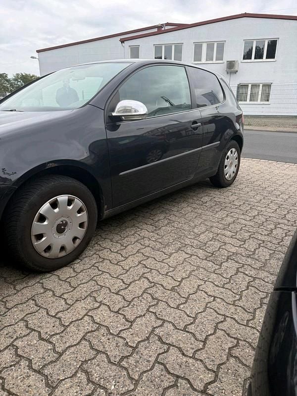 Schwarz Gebraucht 2007 VW Golf V Kleinwagen | 900 € (Superpreis) - Bild 1/4