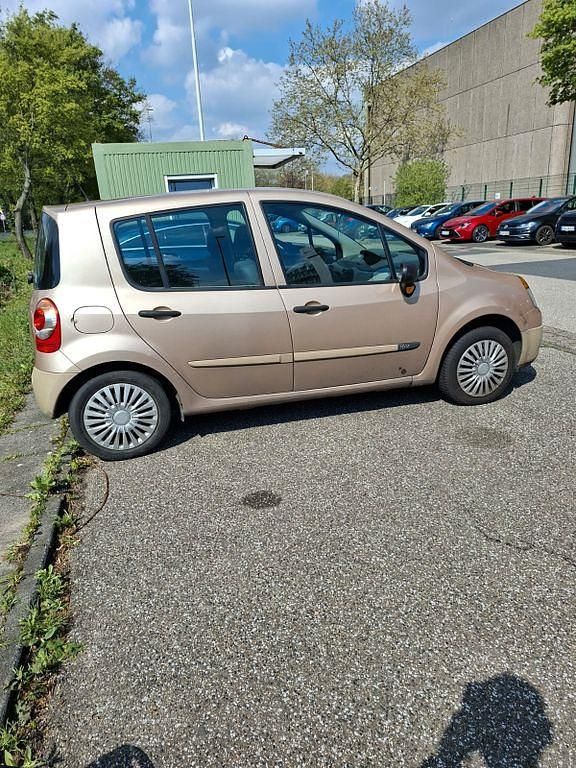 Second-hand Renault Modus Dynamique 75 CP (55 kW) 2005 Auriu Monovolum