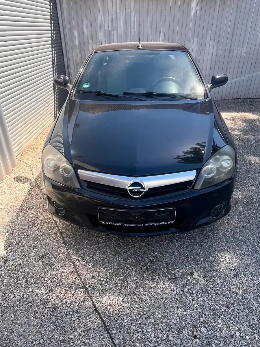Gebraucht Opel Tigra 66 PS (48 kW) 2004 Schwarz Cabrio
