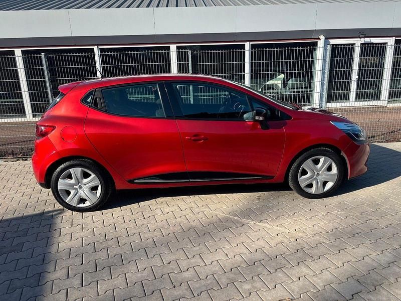 Gebraucht Renault Clio IV Dynamique 73 PS (53 kW) 2014 Rot Kleinwagen