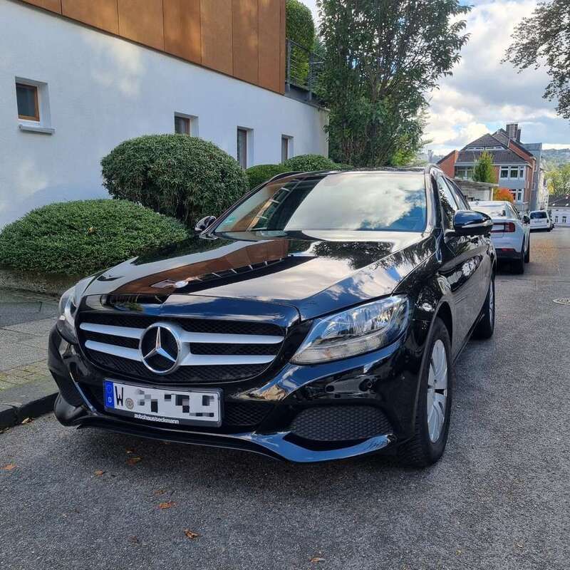 Schwarz Gebraucht 2015 Mercedes C180 Kombi | 13.480 € (Fairer Preis) - Bild 1/4