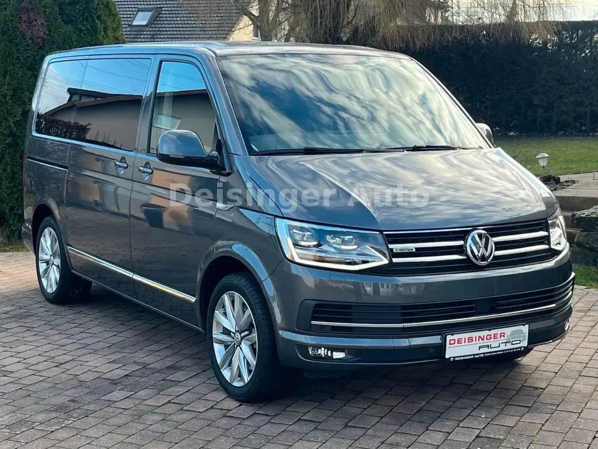 Gebraucht VW Multivan Highline 204 PS (150 kW) 2018 Indiumgrau Van / Kleinbus