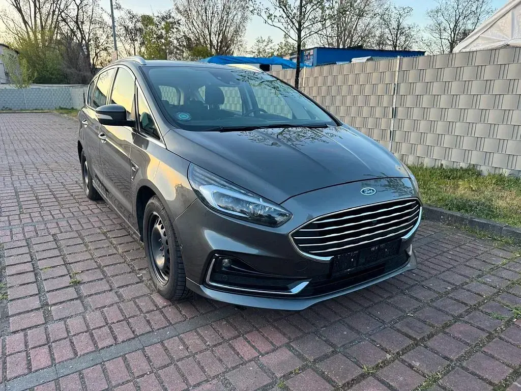 Gebraucht Ford S-MAX Titanium 190 PS (139 kW) 2021 Grau Van / Kleinbus