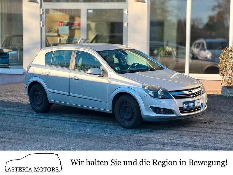 Silber Gebraucht 2009 Opel Astra Innovation Limousine | 3.491 € (Fairer Preis) - Bild 1/4