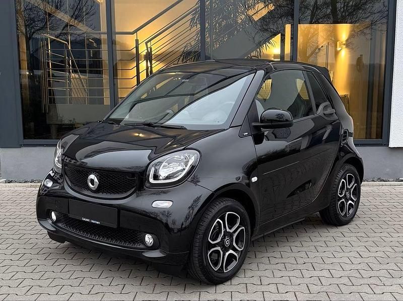 Schwarz Gebraucht 2016 Smart ForTwo Cabrio Basis Cabrio | 14.400 € (Fairer Preis) - Bild 1/4