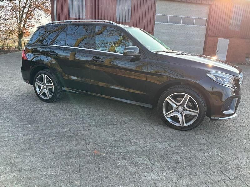 Gebraucht Mercedes GLE250 AMG line 204 PS (150 kW) 2016 Schwarz SUV