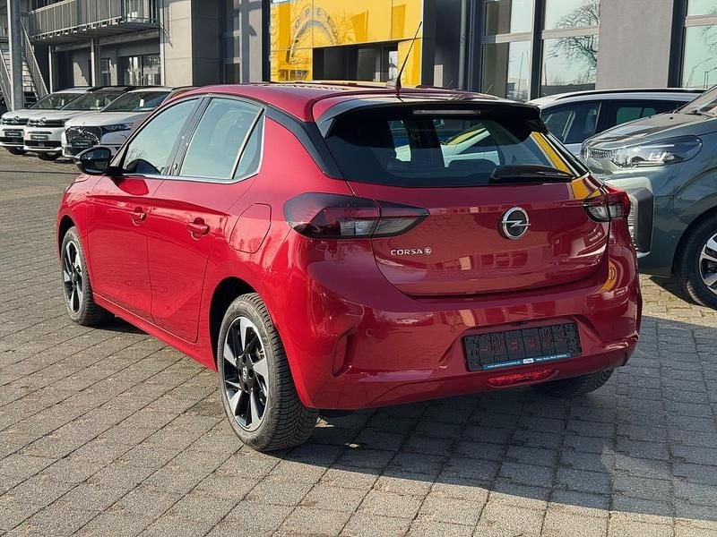 Używany Opel Corsa-e Elegance 100 kW (136 KM) 2023 Czerwony Hatchback