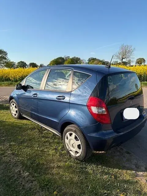Gebraucht Mercedes A160 95 PS (69 kW) 2011 Blau Kleinwagen