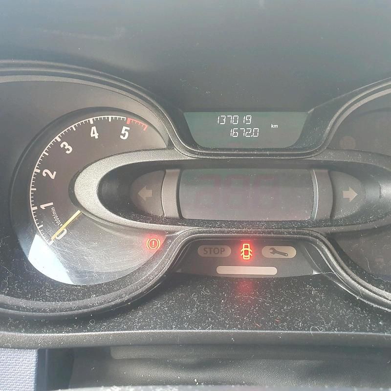 Gebraucht Opel Vivaro 120 PS (88 kW) 2014 Rot Van / Kleinbus