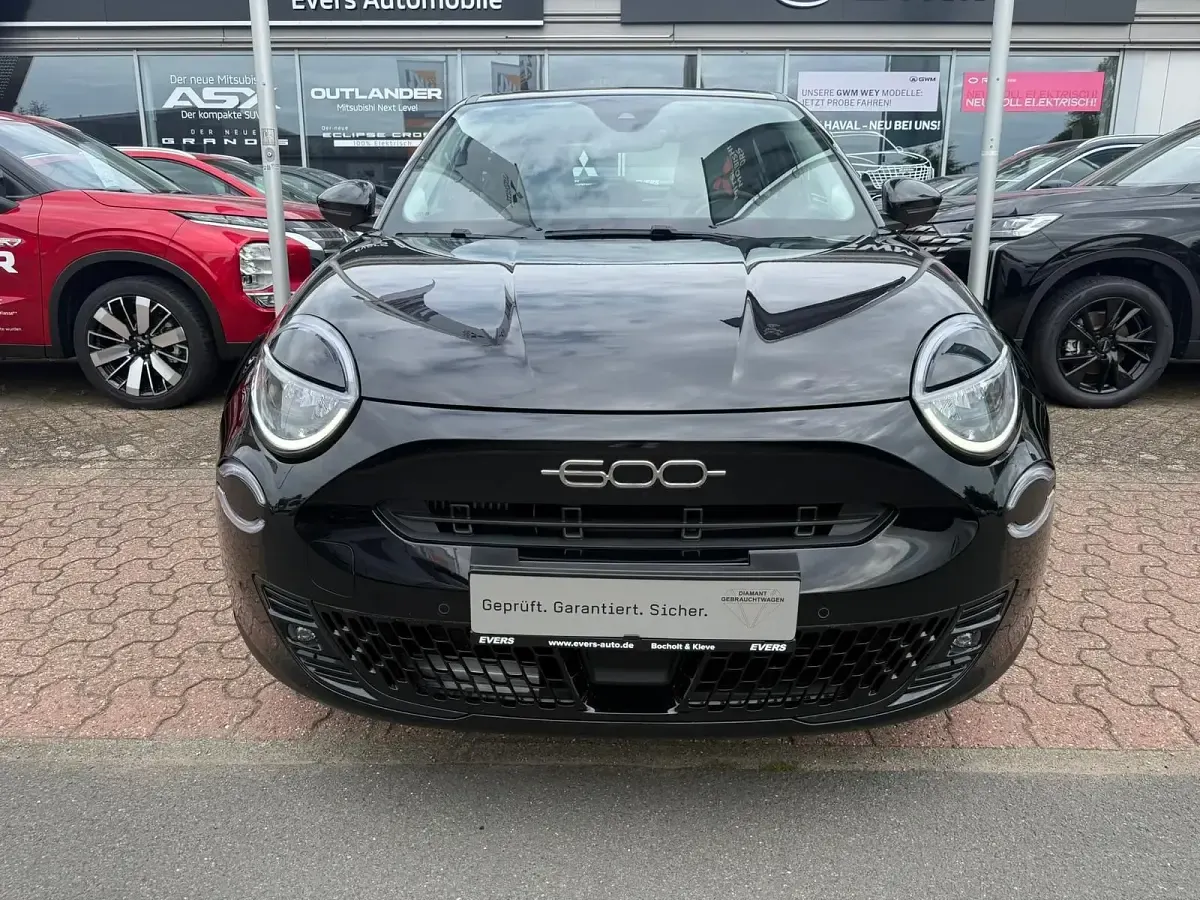 Gebraucht Fiat 600 101 PS (74 kW) 2025 Schwarz SUV