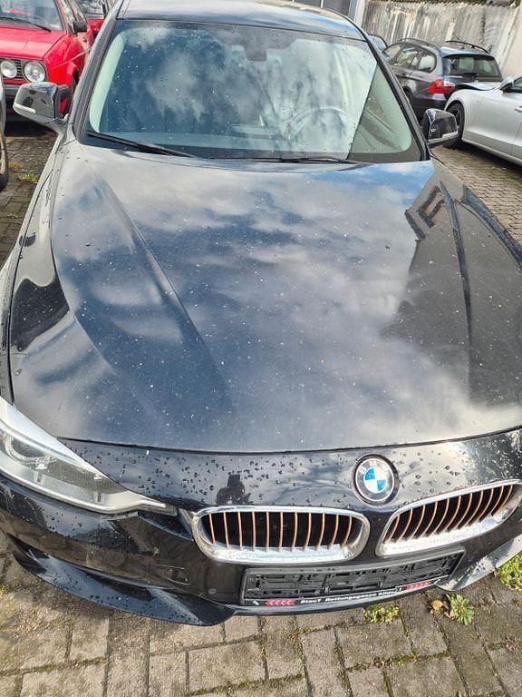 Gebraucht BMW 318 143 PS (105 kW) 2014 Schwarz Kombi