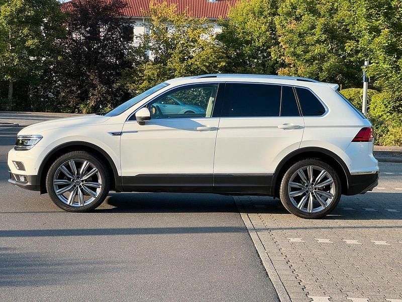 Weiß Gebraucht 2019 VW Tiguan Highline SUV | 23.999 € (Guter Preis) - Bild 1/4