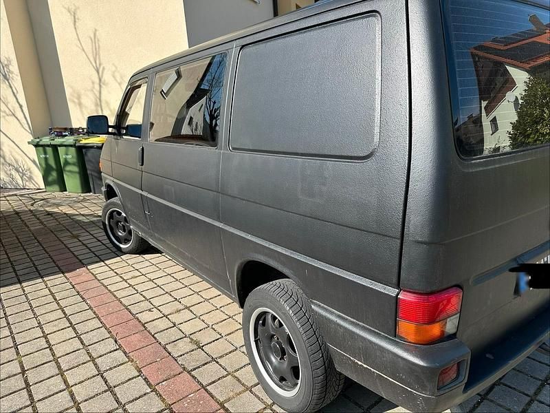 Second-hand VW Transporter 77 CP (56 kW) 1995 Negru Van