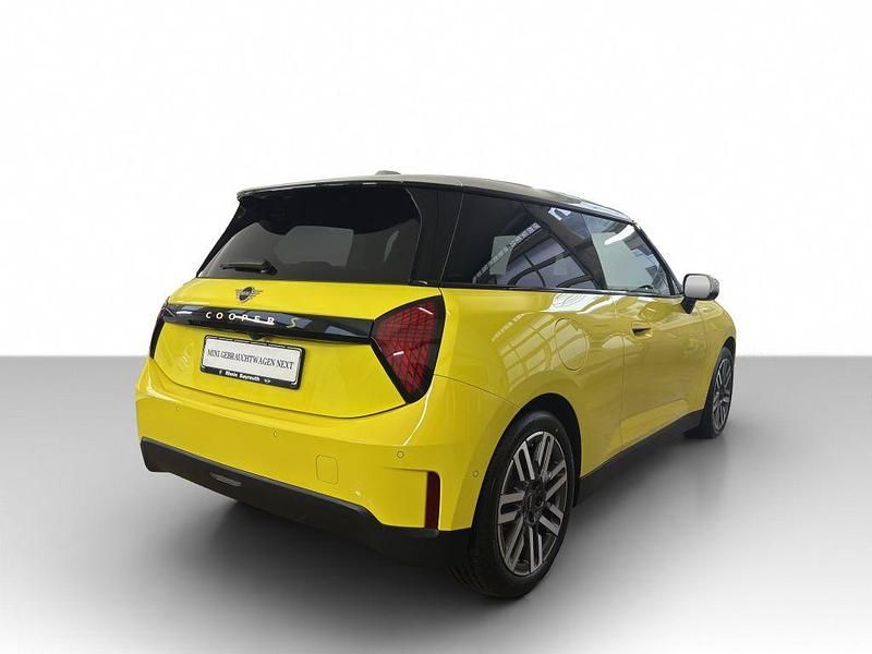 Gebraucht Mini Cooper SE 160 kW (218 PS) 2024 Sunny side yellow Kleinwagen