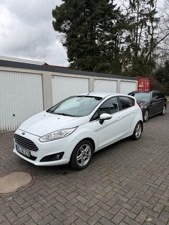 Gebraucht Ford Fiesta SYNC Edition 101 PS (74 kW) 2014 Weiß Kleinwagen