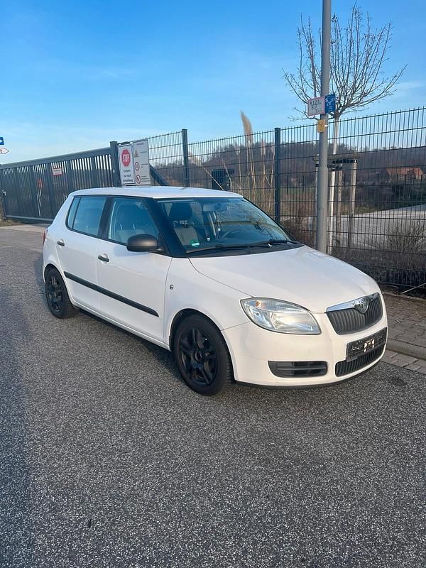 Gebraucht Skoda Fabia 60 PS (44 kW) 2010 Weiß Limousine