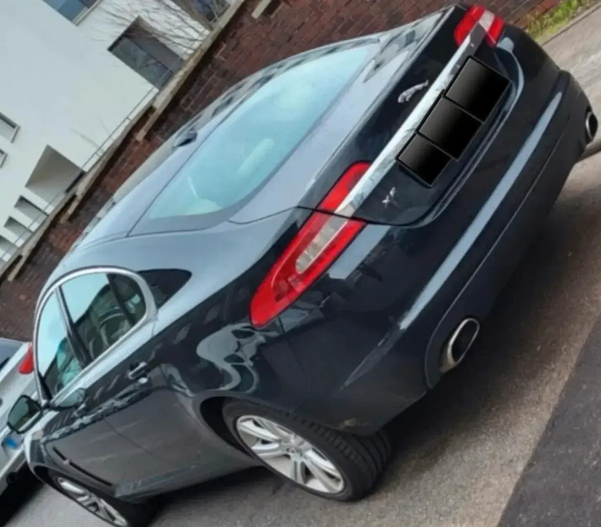 Gebraucht Jaguar XF Premium Luxury 241 PS (177 kW) 2011 Schwarz Limousine