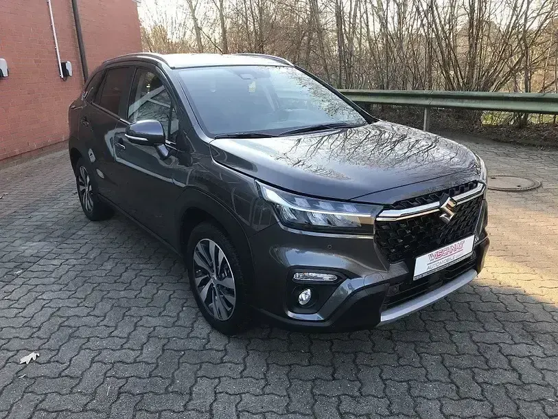 Gebraucht Suzuki SX4 S-Cross Comfort 129 PS (94 kW) 2023 Titan dark gray m SUV