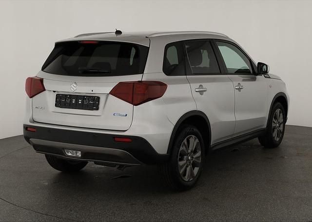 Silky silver metallic silky silver metallic Neu 2025 Suzuki Vitara Comfort SUV | 25.675 € (Fairer Preis) - Bild 1/4