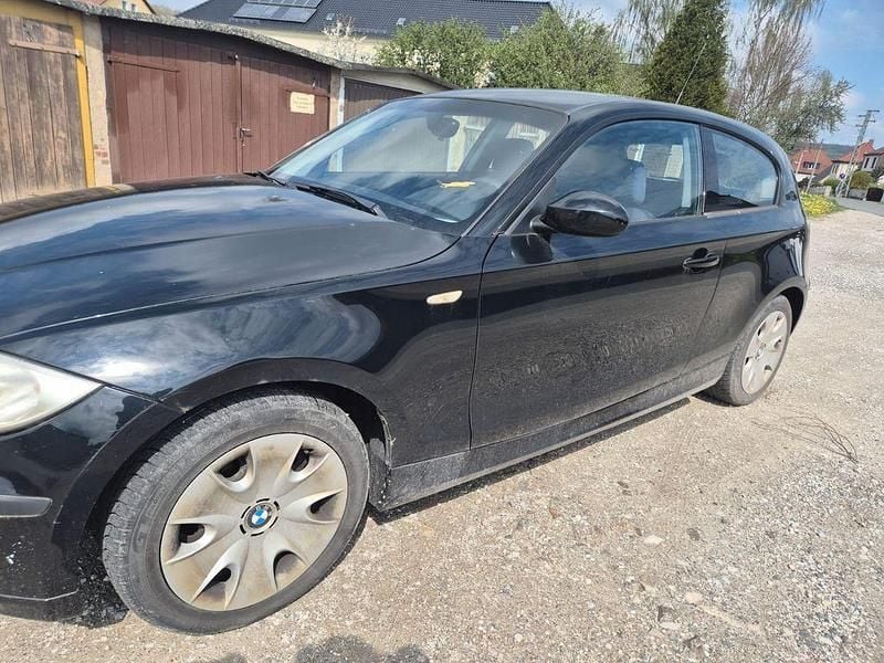 Second-hand BMW 116 122 CP (89 kW) 2008 Negru Hatchback