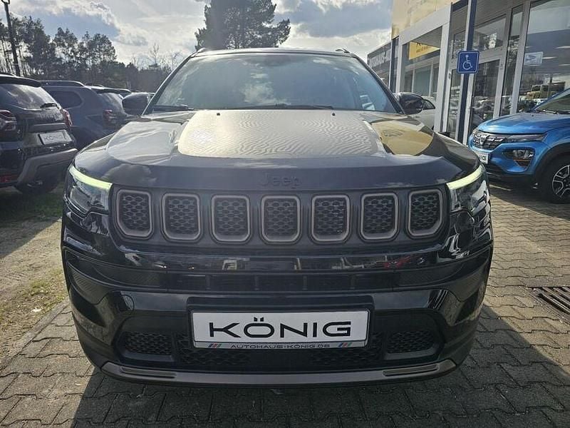 Second-hand Jeep Compass 180 CP (132 kW) 2022 Negru SUV