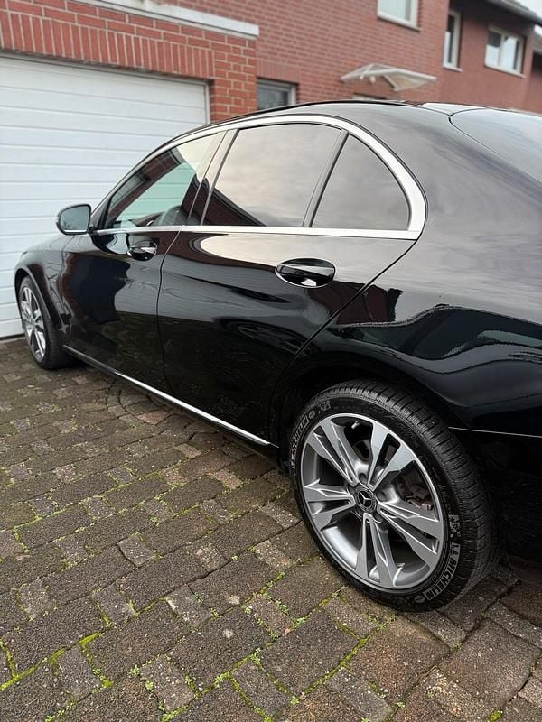 Gebraucht Mercedes E300 306 PS (225 kW) 2021 Schwarz Limousine