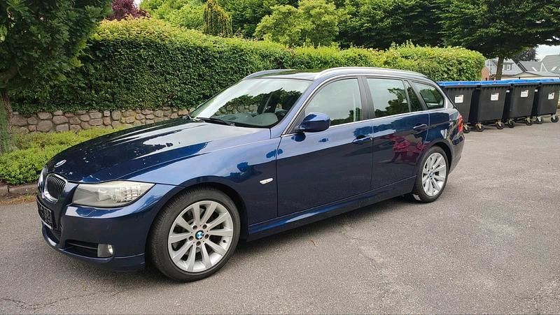 Blau Gebraucht 2010 BMW 325 Kombi | 9.000 € (Guter Preis) - Bild 1/4