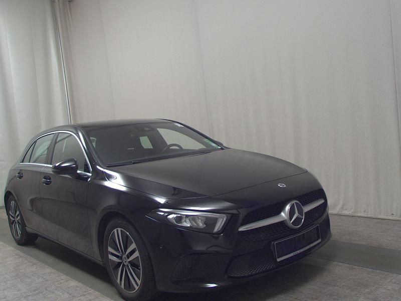 Gebraucht Mercedes A200 Progressive 150 PS (110 kW) 2021 Schwarz Limousine