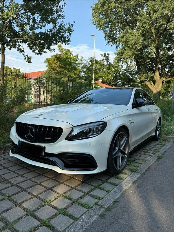 Weiß Gebraucht 2019 Mercedes C63S AMG AMG Limousine | 58.000 € (Fairer Preis) - Bild 1/4