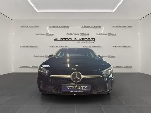 Gebraucht Mercedes A250 218 PS (160 kW) 2021 Nachtschwarz  unilack Limousine