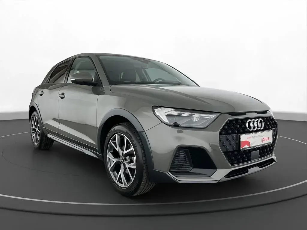 Gebraucht Audi A1 Ambiente 150 PS (110 kW) 2022 Grau SUV