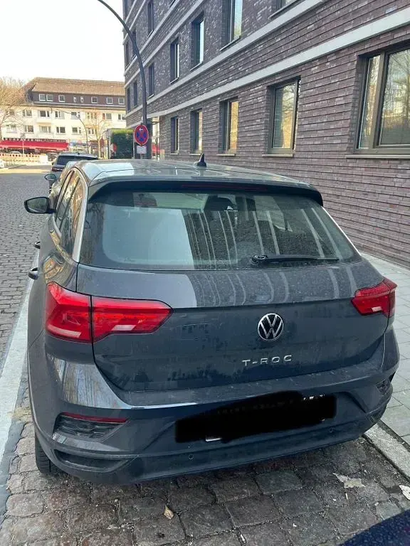 Gebraucht VW T-Roc Active 110 PS (80 kW) 2021 Grau SUV