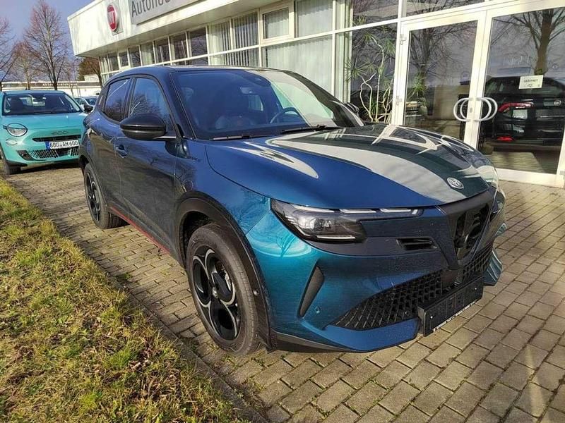 Blu navigli m. schwarzem dach Gebraucht 2025 Alfa Romeo GT Junior Edizione Speciale SUV | 32.900 € (Fairer Preis) - Bild 1/4